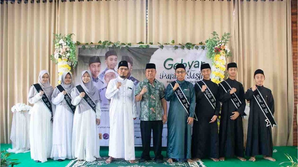 Peserta parade tasmi Pondok GRQ 2023 ( ust Hanif )